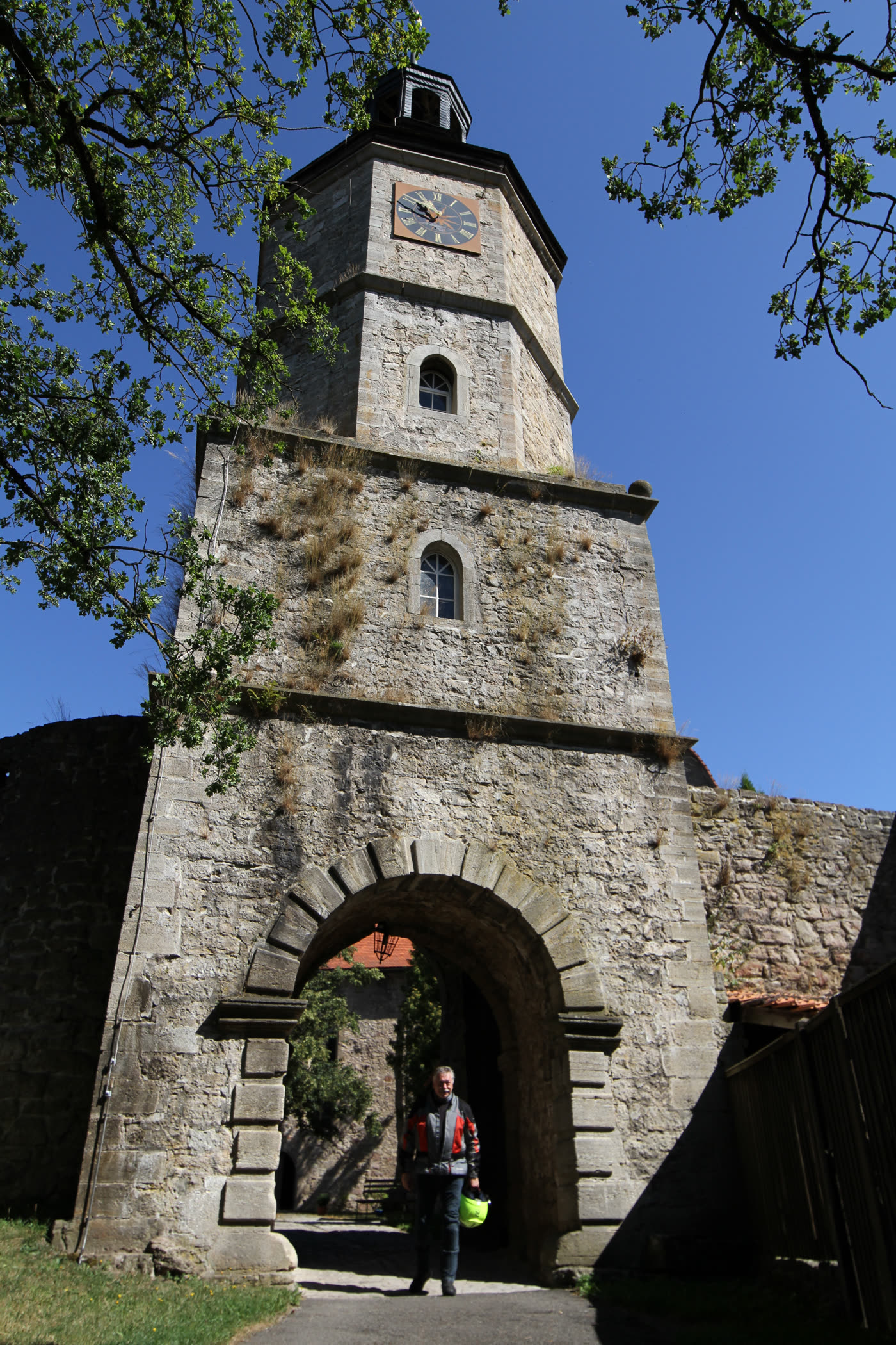 Steinernes Torhaus der Kirchenburg in Rohr Steinernes Torhaus der Kirchenburg in Rohr
