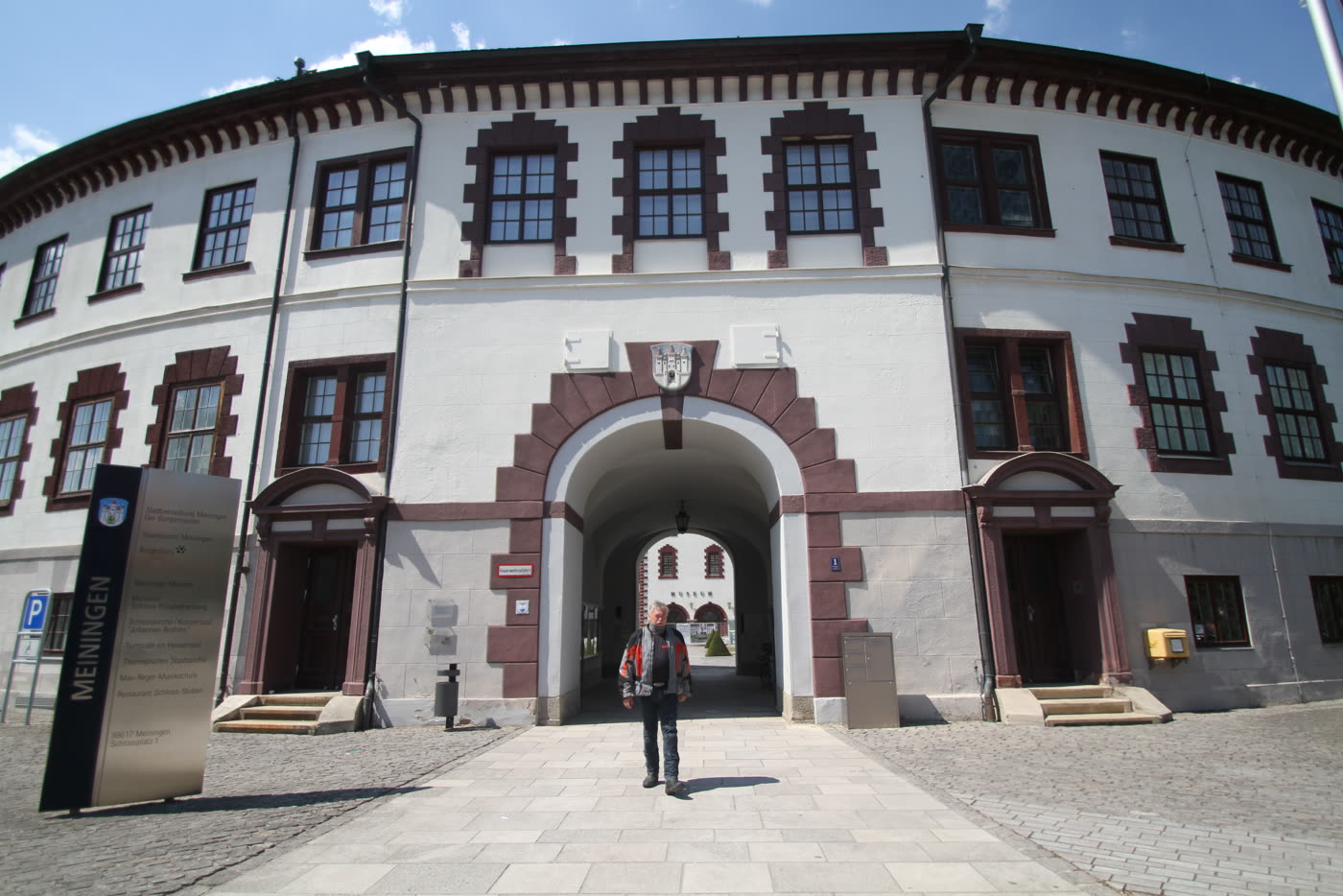 Der geschwungene Bau von Schloss Elisabethenburg in Meiningen Der geschwungene Bau von Schloss Elisabethenburg in Meiningen